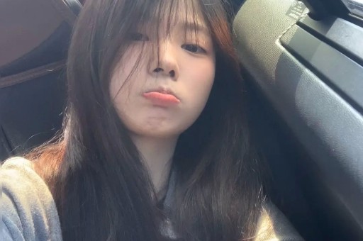 顶流网红翻车 白冰卸下网红滤镜道歉