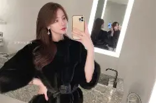 斗鱼女主播忘关摄像头私密画面流出！虚假人设彻底翻车